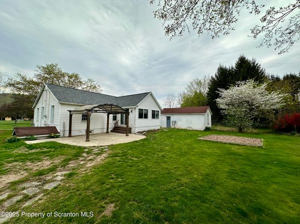4 E Lemon Rd, Tunkhannock, PA 18657