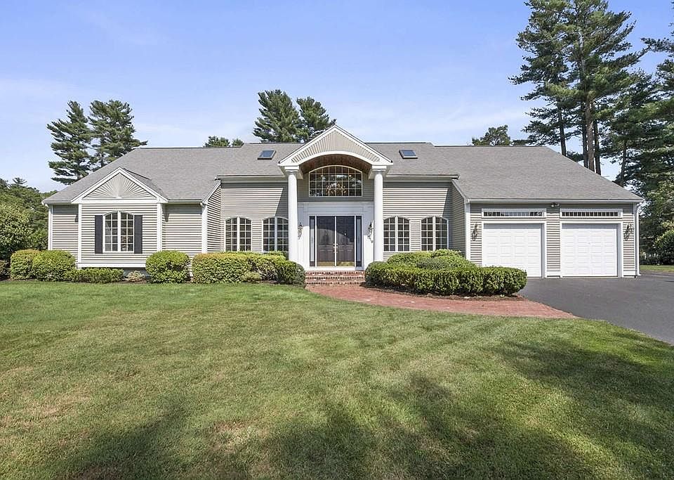 1st image of 119 Fairway Dr