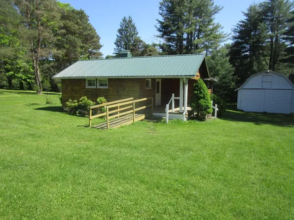 16801 Breezemont Dr, Leeper, PA 16233