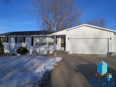 4300 S Hickory Hill Rd, Sioux Falls, SD, 57103