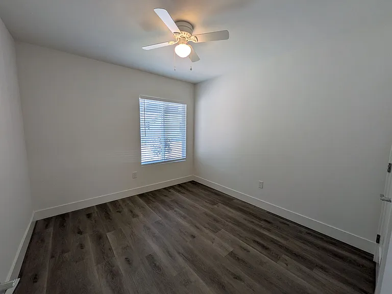 328 S Halcyon Rd — Photo 9