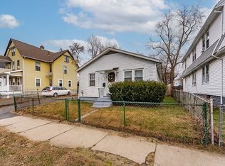 33 Dawes St, Springfield, MA 01109