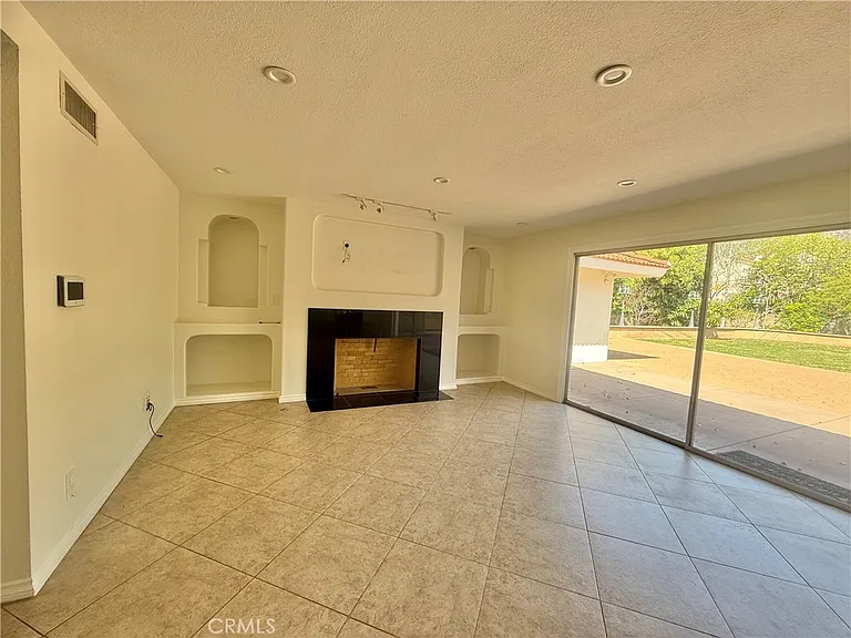 61 E Orange Grove Ave — Photo 8