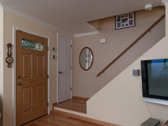 5th image of 102 Oliva Ct #B