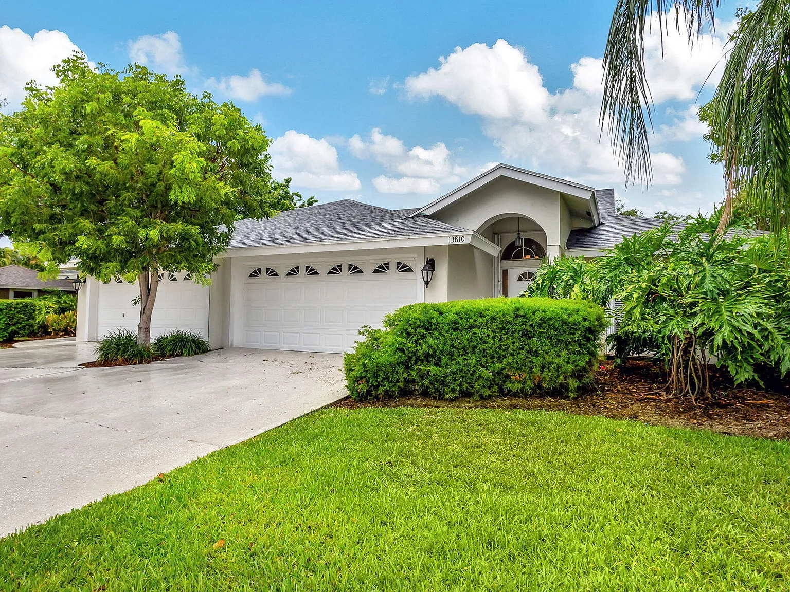 3 bed, 2.0 bath, 1384 sqft, $2,400 — Photo 1