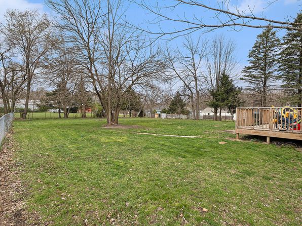 145 Kingsbury St, Athens, MI 49011