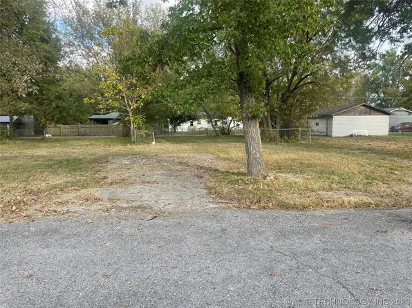313 N Mayes St, Pryor, OK 74361