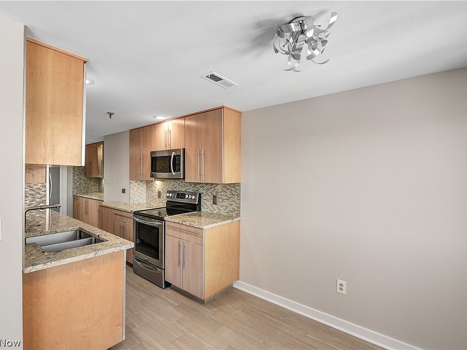 19000 Lake Rd Rocky River OH Zillow