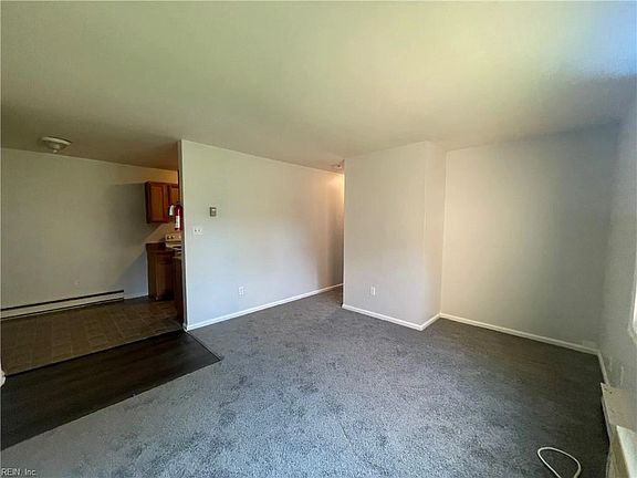 4th image of 243 Maryland Ave #A