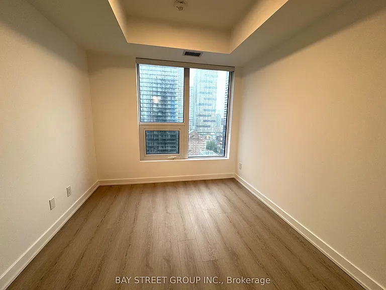 100 Queen St E #2117 — Photo 9