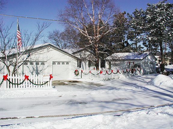 Two Detacthed 2-Car Garages
