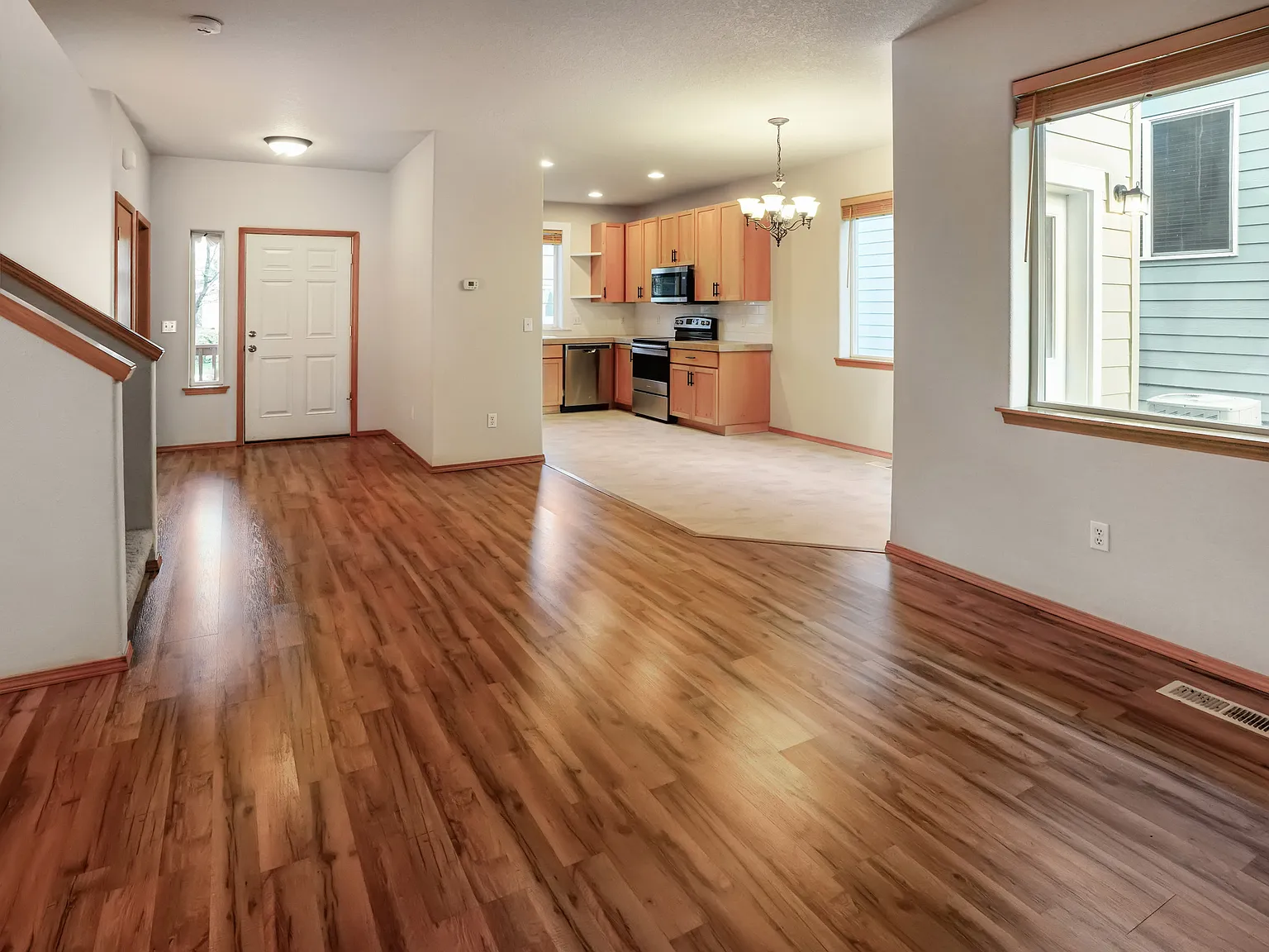 3 bed, 2.5 bath, 1826 sqft, $2,850 — Photo 3