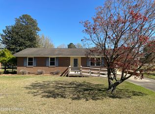 28 N 6th St, Clarkton, NC 28433