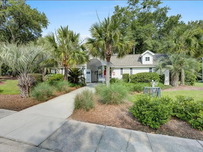 1100 Saint Pauls Parrish Ln — Photo 28