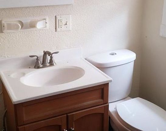 4th image of 709 7th St S APT 1