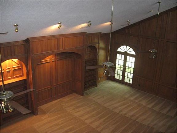 3rd image of 3022 S Houston Ave