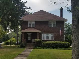 5180 Eastover Rd, Lyndhurst, OH 44124