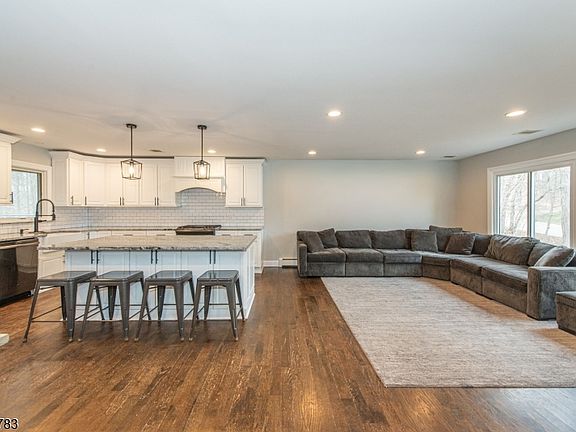 4th image of 28 Riverview Rd
