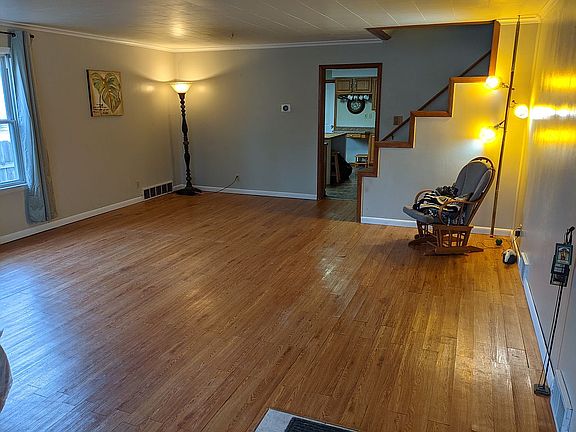 Living Room - view 2