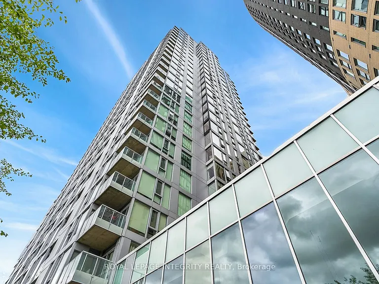 40 Nepean St #2102 — Photo 2