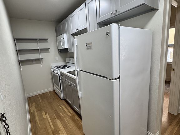 5th image of 2125 Hearst Ave #11338937