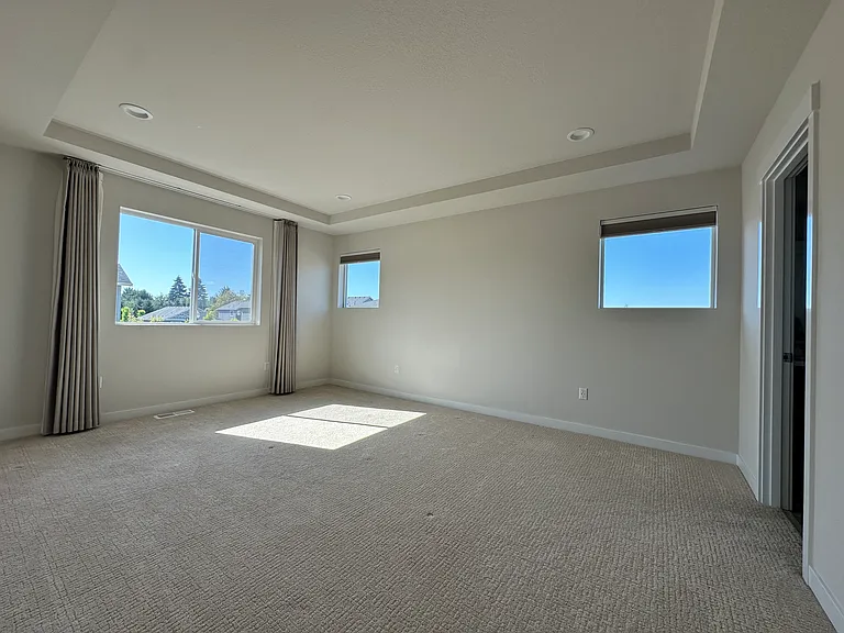 13323 NE 84th St — Photo 10