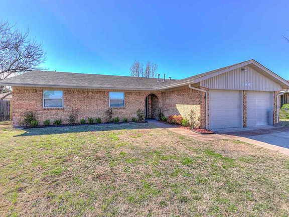 3rd image of 1906 NW Great Plains Blvd