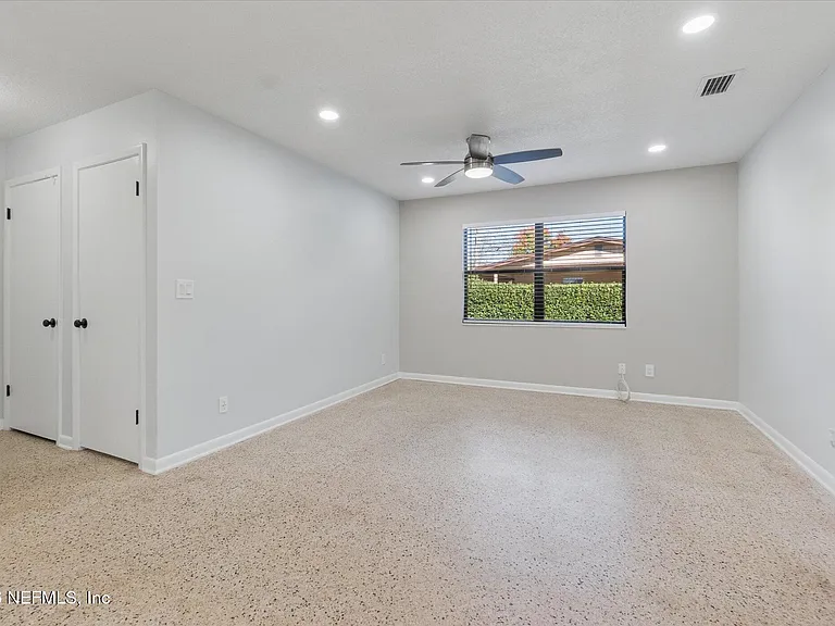 863 Westgate Dr — Photo 24