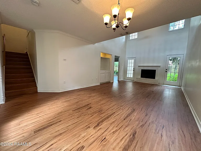 104 Ambiance Cir — Photo 8