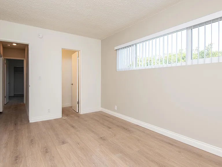1906 S Shenandoah St #10 — Photo 9