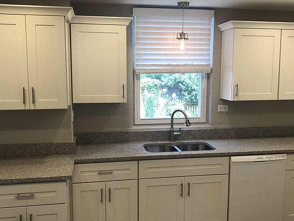 4th image of 2742 Hyde Park Ave