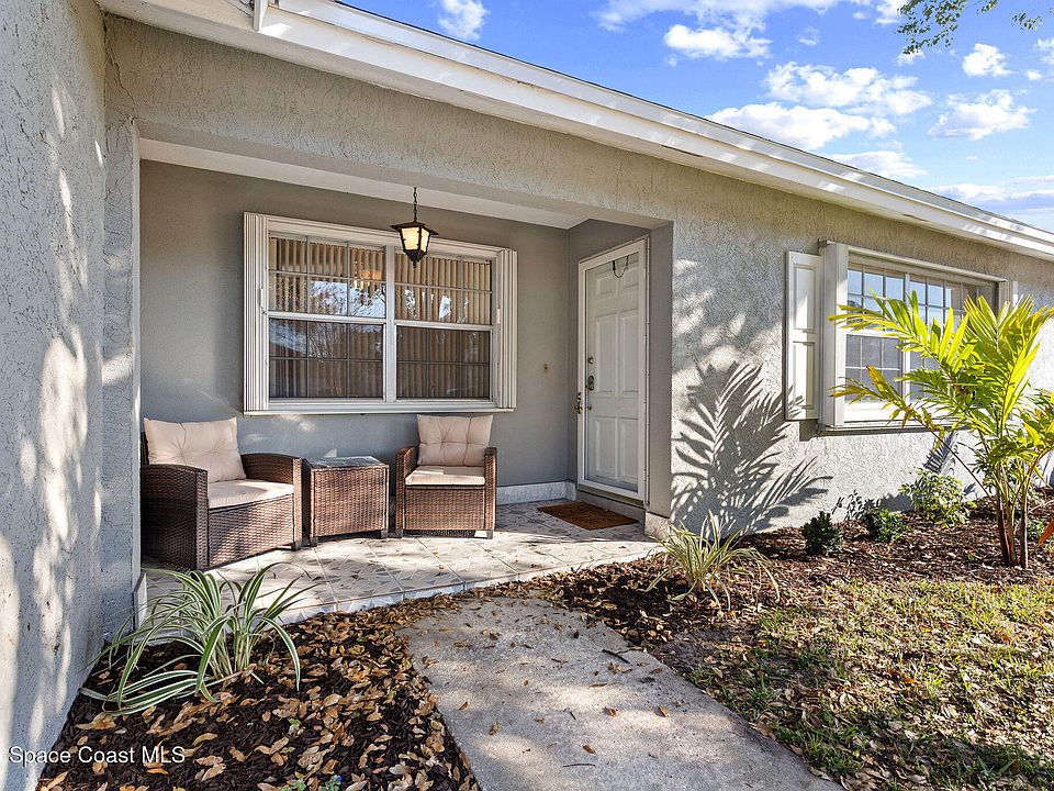 1st image of 998 Kings Post Rd