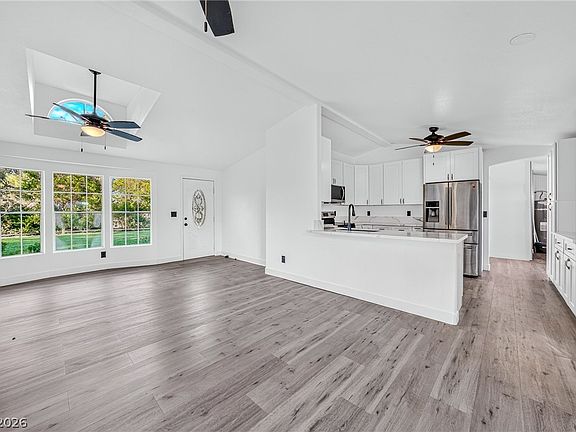 4th image of 3171 Justin Ln