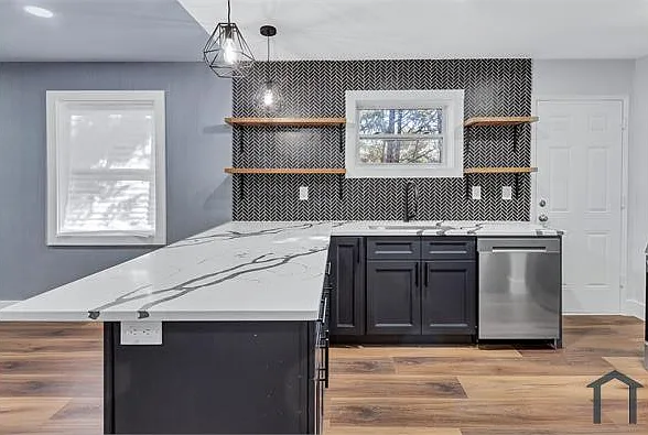 4 bed, 1600 sqft, $3,000 — Photo 4