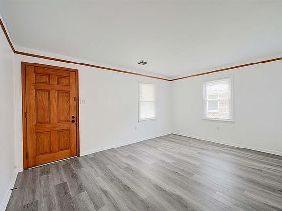 3rd image of 2112 Illinois Ave