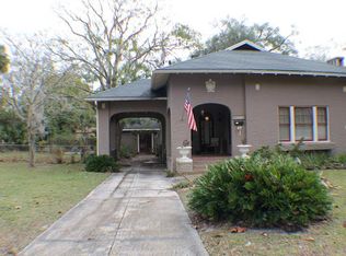 221 S Stone St, Deland, FL 32720