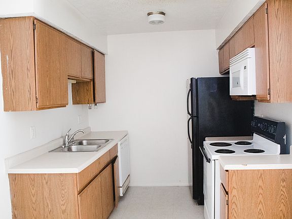 5th image of 112 E Wood St #16