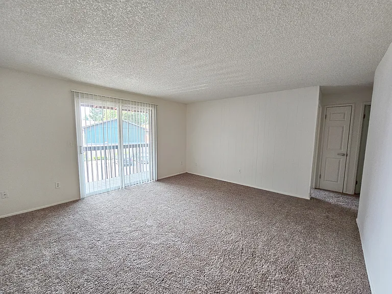 Riverside Villa — Photo 28