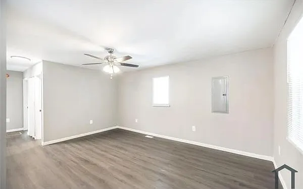 3998 Floyd Ave — Photo 16