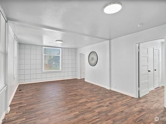 4th image of 4302 S Park Avenue