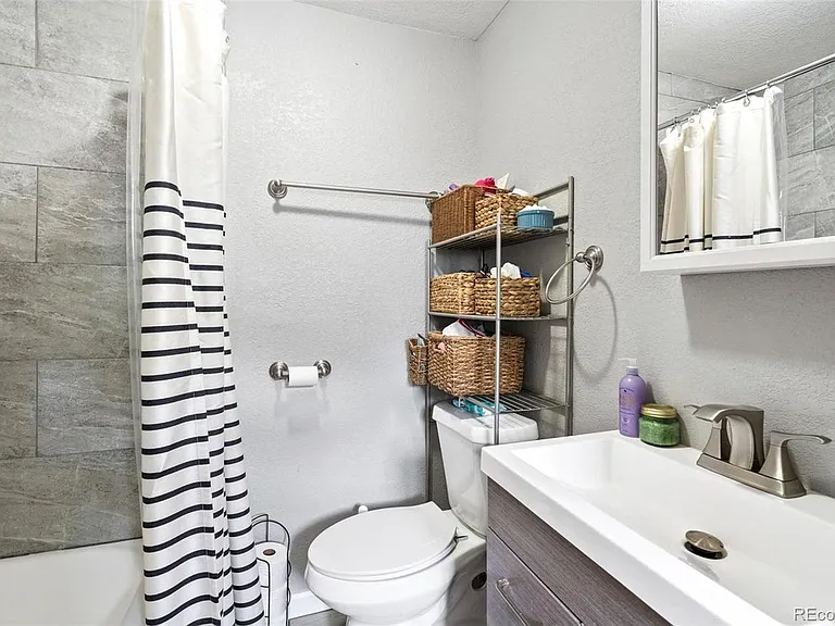 5610 Balsam St — Photo 16