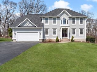 10 Millers Brook Dr, Cumberland, RI 02864