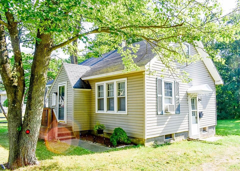 1st image of 474 Lawnsdale Ave