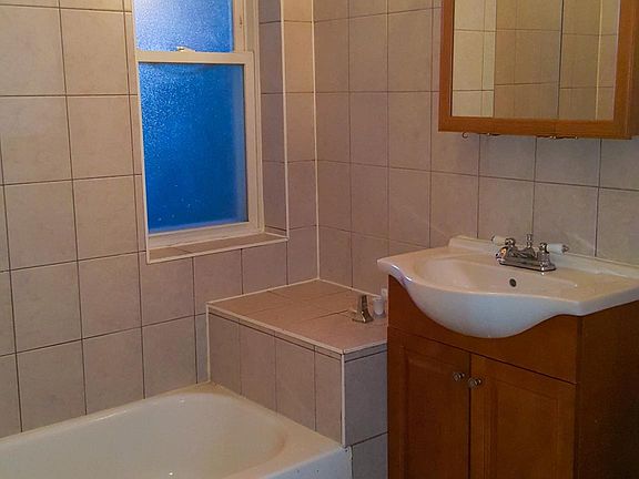 2nd image of 4958 W Dickens Ave APT 3