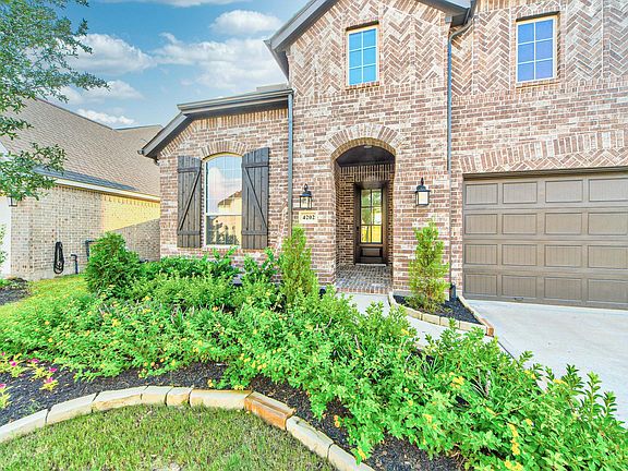 3rd image of 4202 Sage Glen Ln