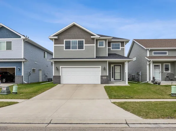 2752 11th St W, West Fargo, ND 58078
