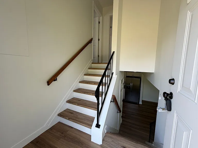 813 Ridge St — Photo 8