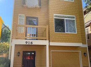 916B 18th Ave, Seattle, WA 98122