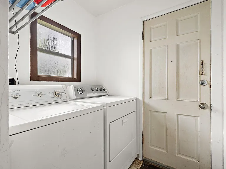 1710 Haskell St — Photo 14