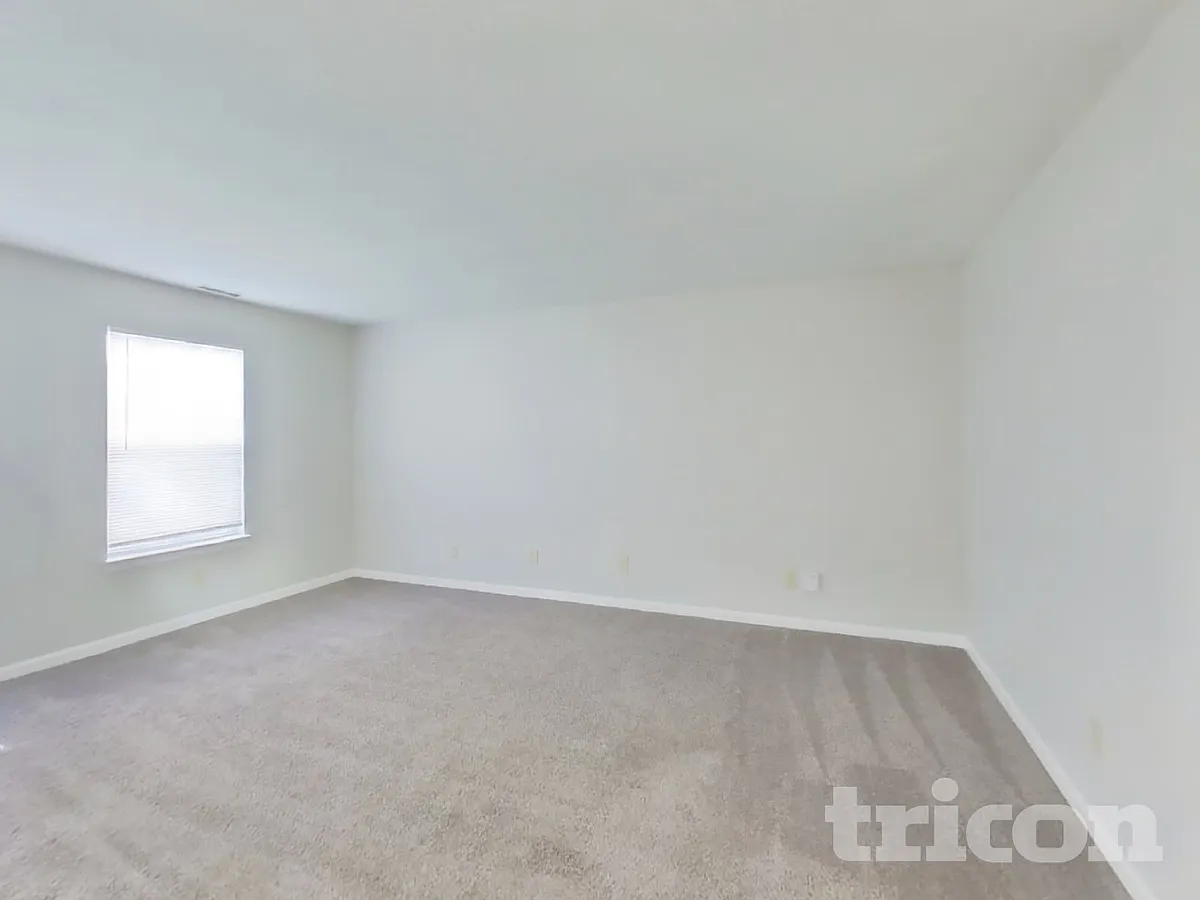 Building Photo - 1302 Crescent Dr